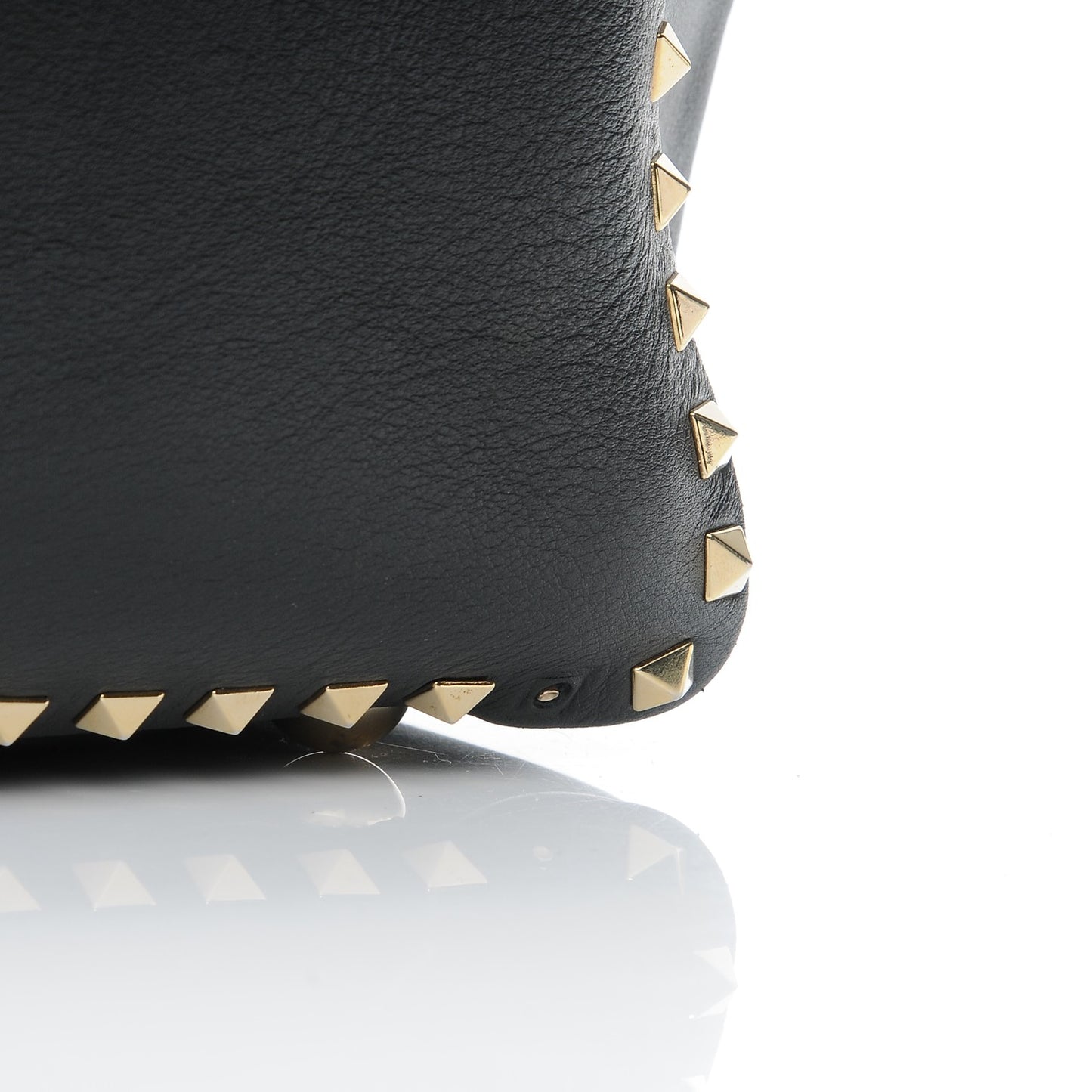 Vitello Medium Rockstud Tote Black
