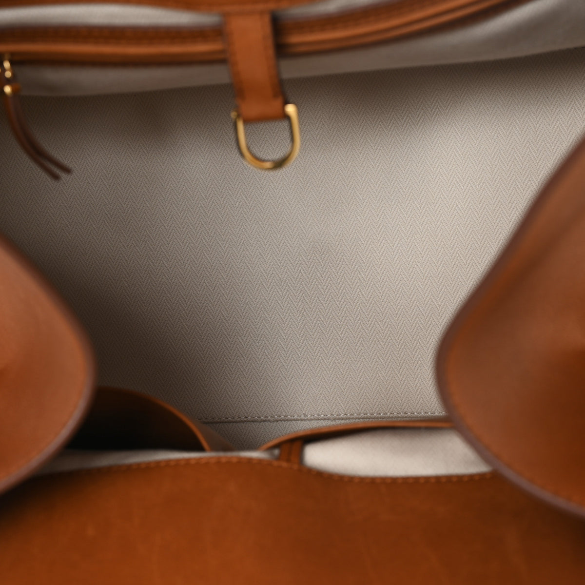 The Row Polished Saddle Calfskin Soft Margaux 17 Cuir 4 of 11