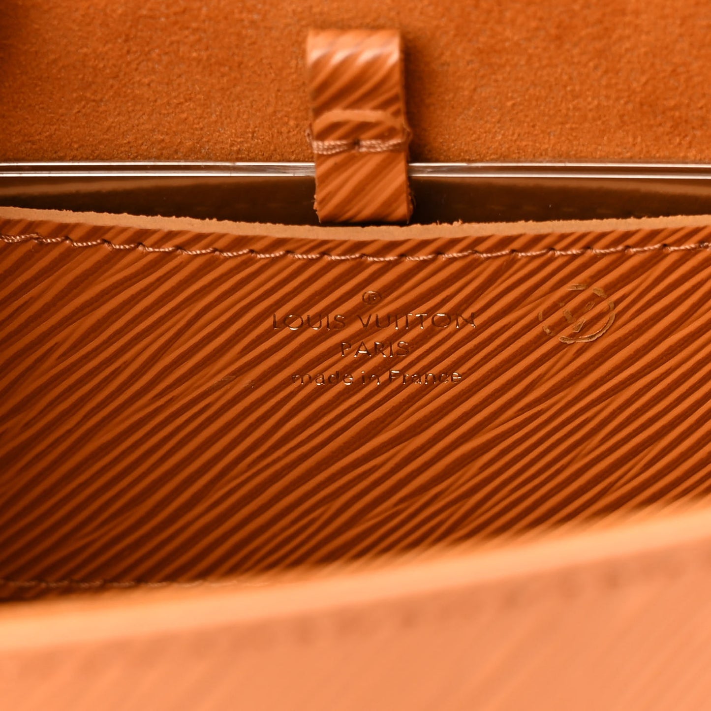 Epi Twist Shoulder Bag MM Gold Miel