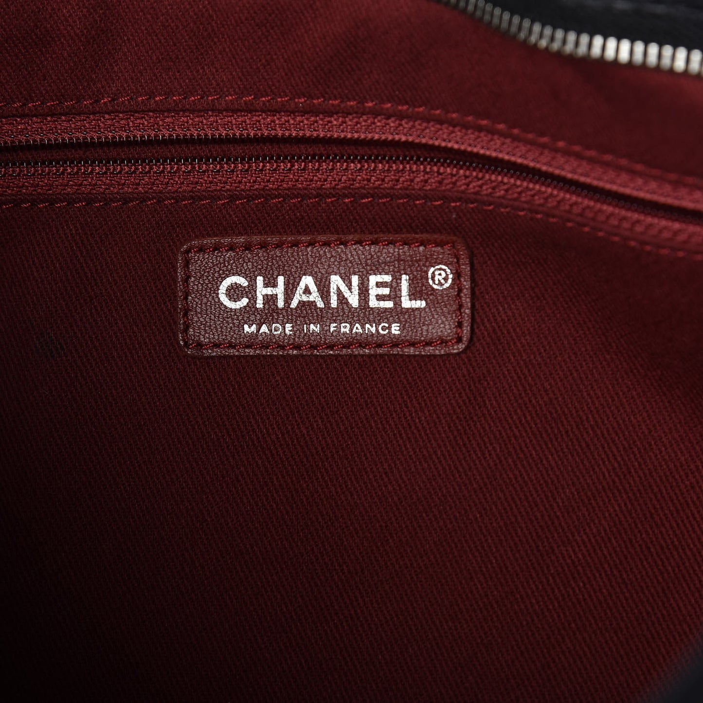 Caviar Large CC Tuck Tote Black