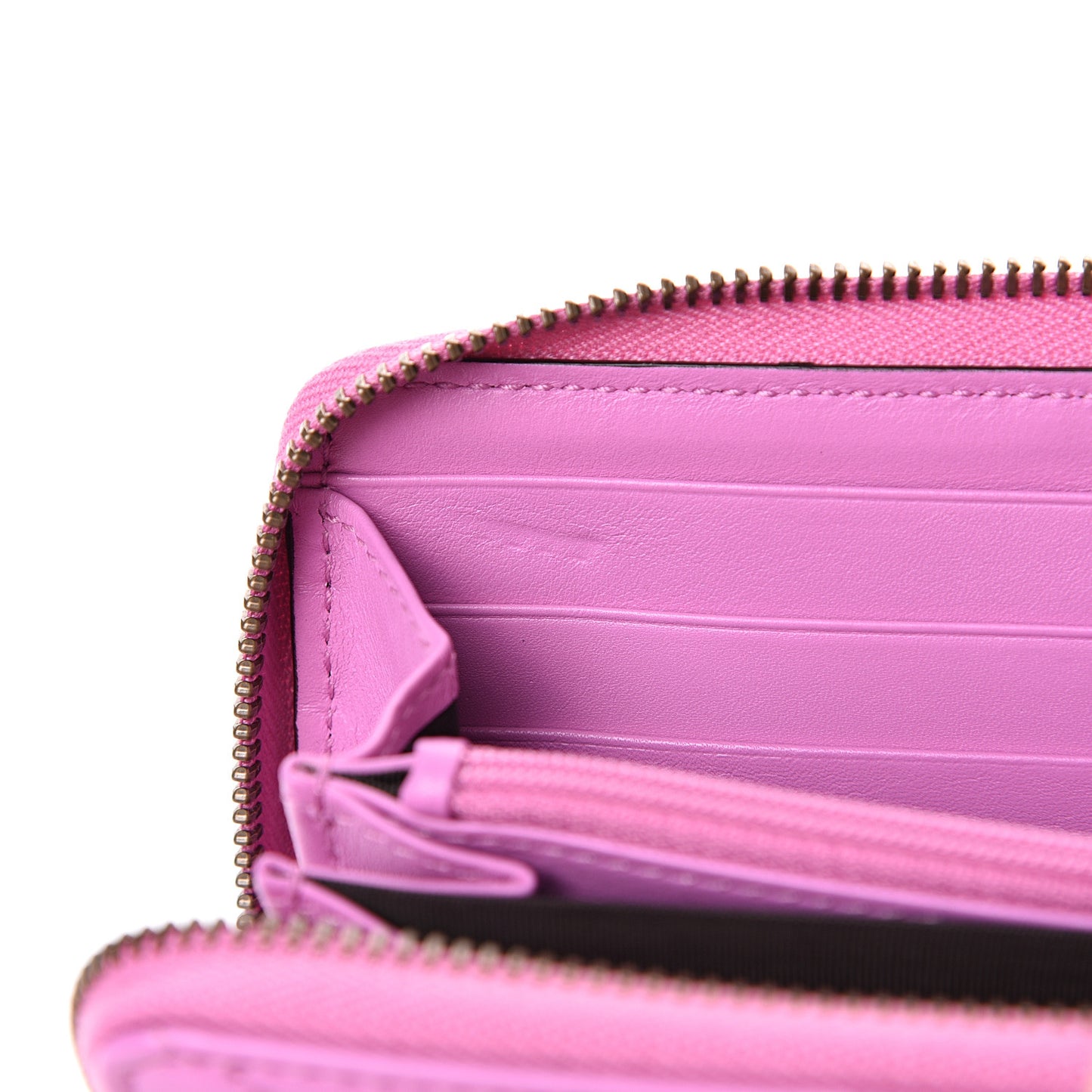 Calfskin Matelasse GG Marmont Zip Around Wallet Candy Mousse