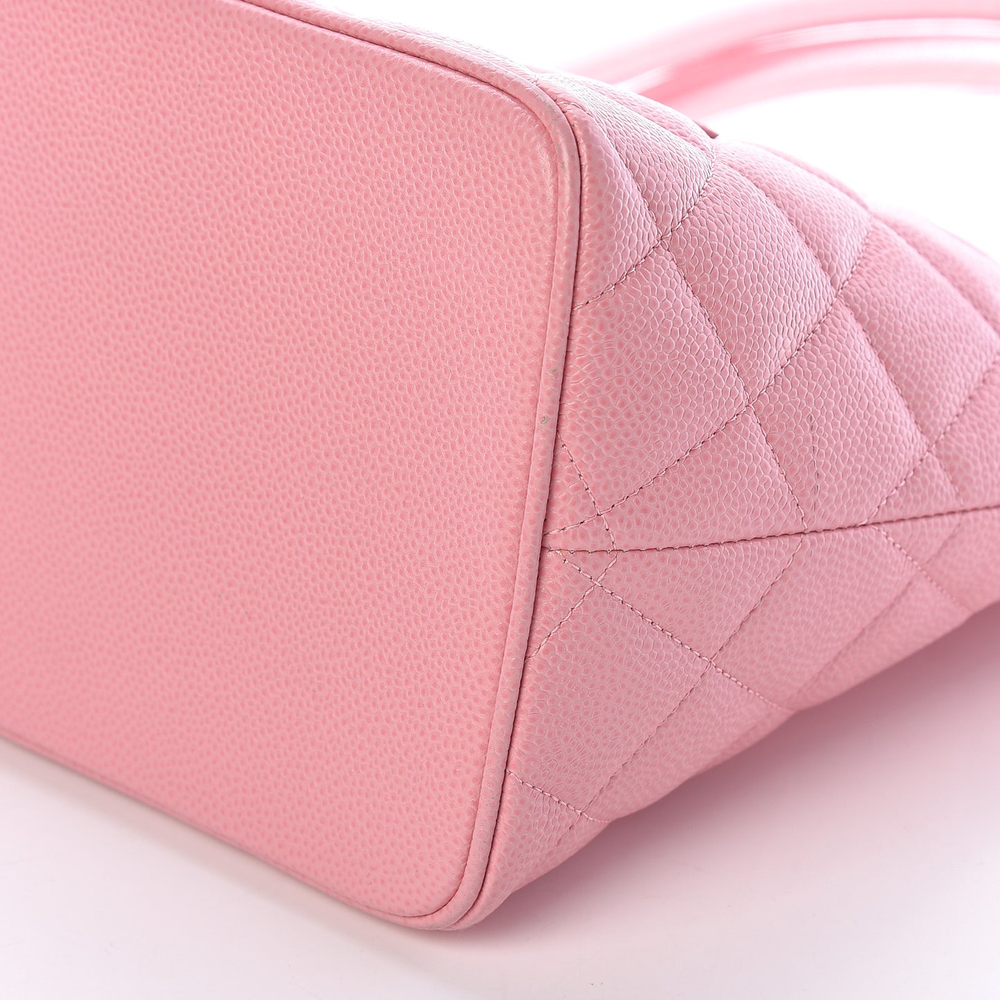 Caviar Quilted Medallion Tote Light Pink