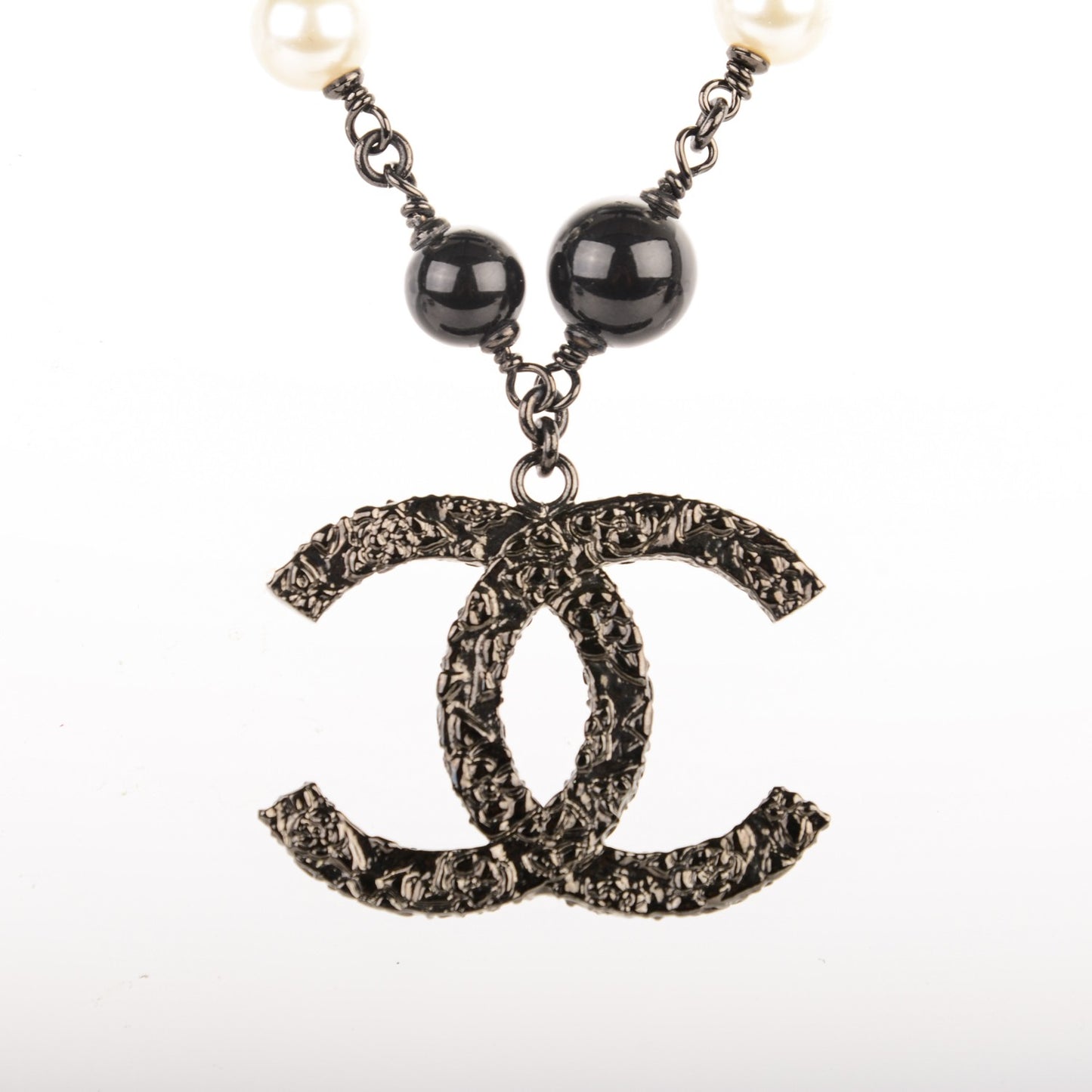 Ruthenium Pearl Beaded CC Short Necklace Black