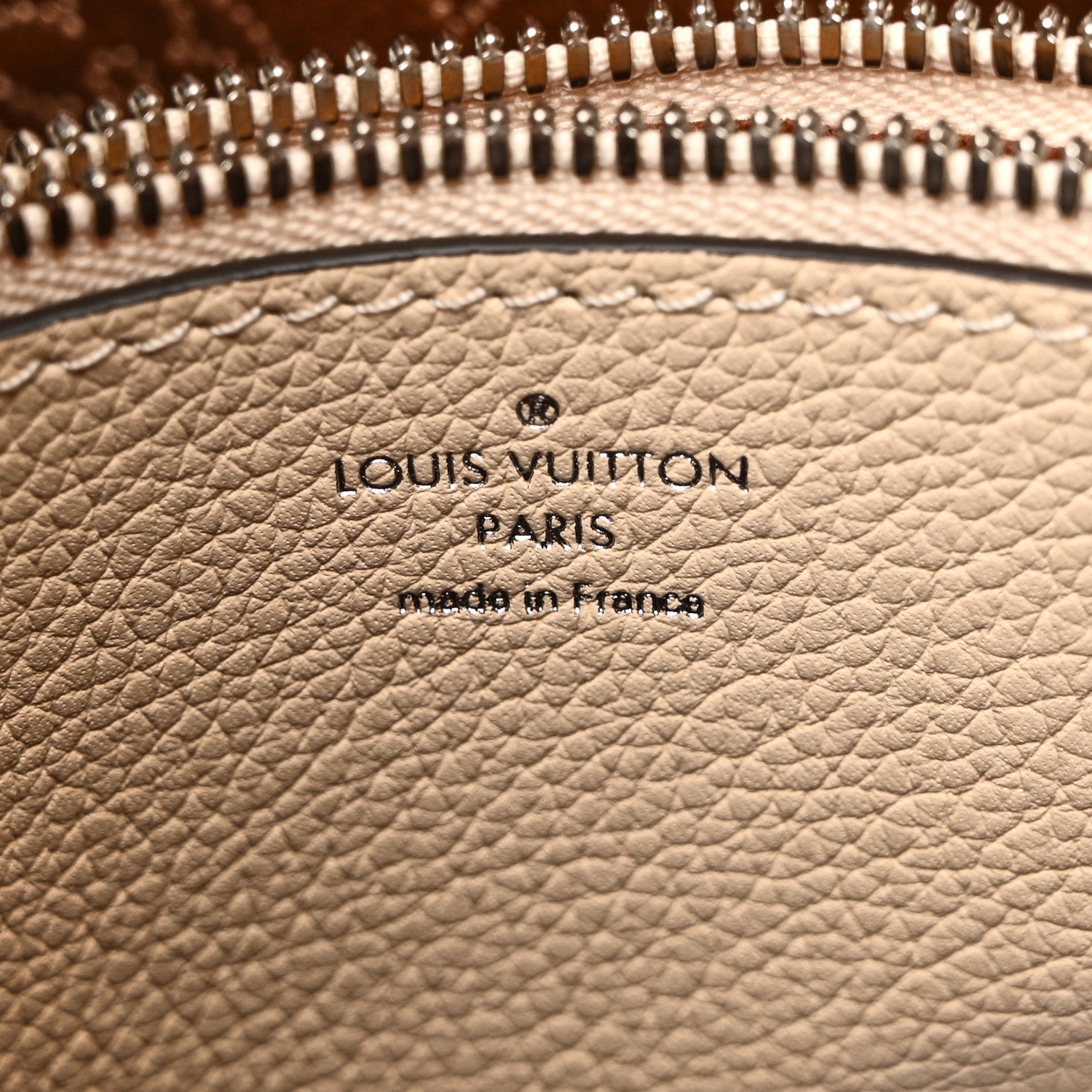 Louis Vuitton Mahina Muria Creme 6 of 9