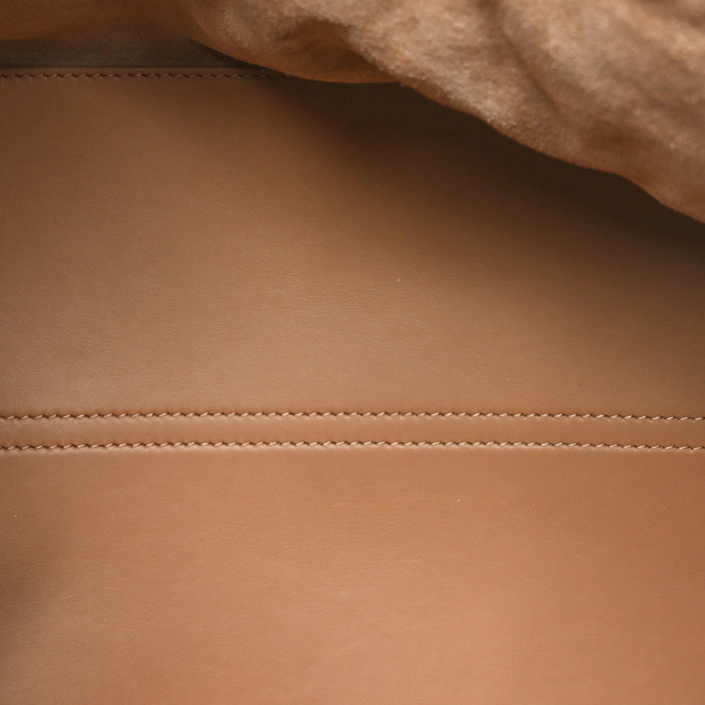 Calfskin Macrocannage Medium Toujours Tan