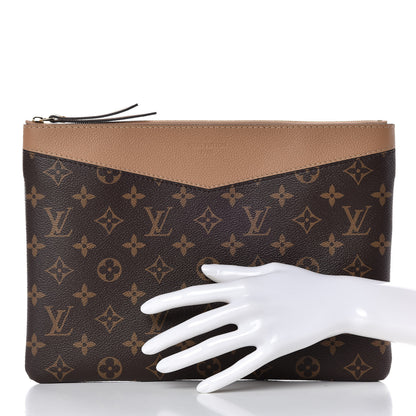 Louis Vuitton Monogram Daily Pouch Sesame 2 of 9