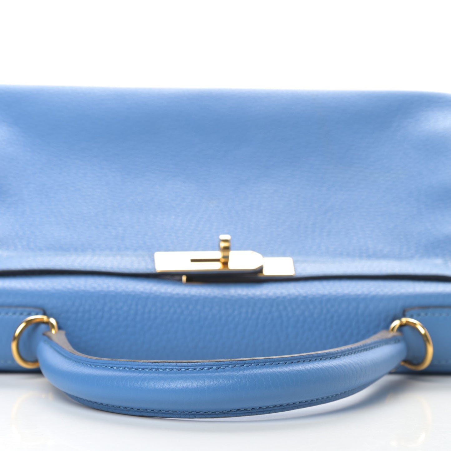 Togo Kelly Retourne 28 Bleu Paradise