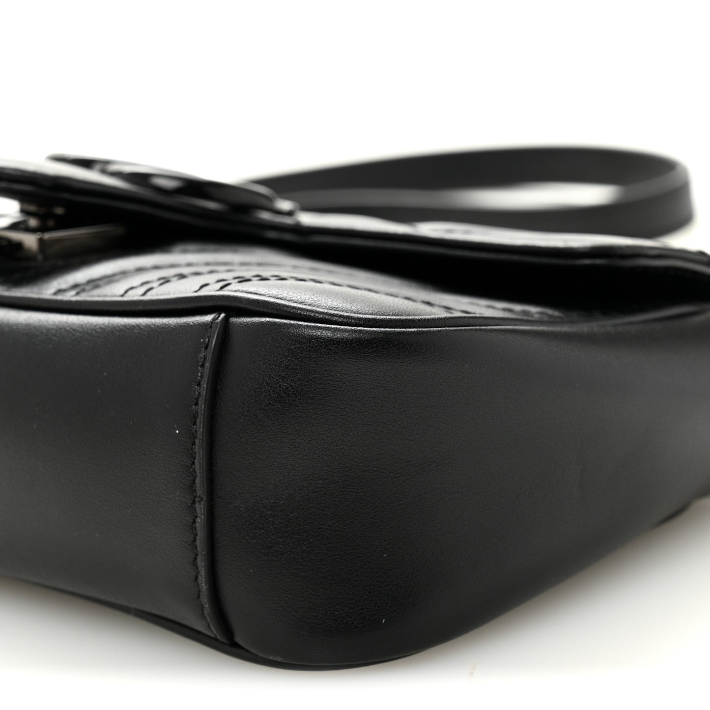 Calfskin Matelasse Monochrome Mini GG Marmont Shoulder Bag Black