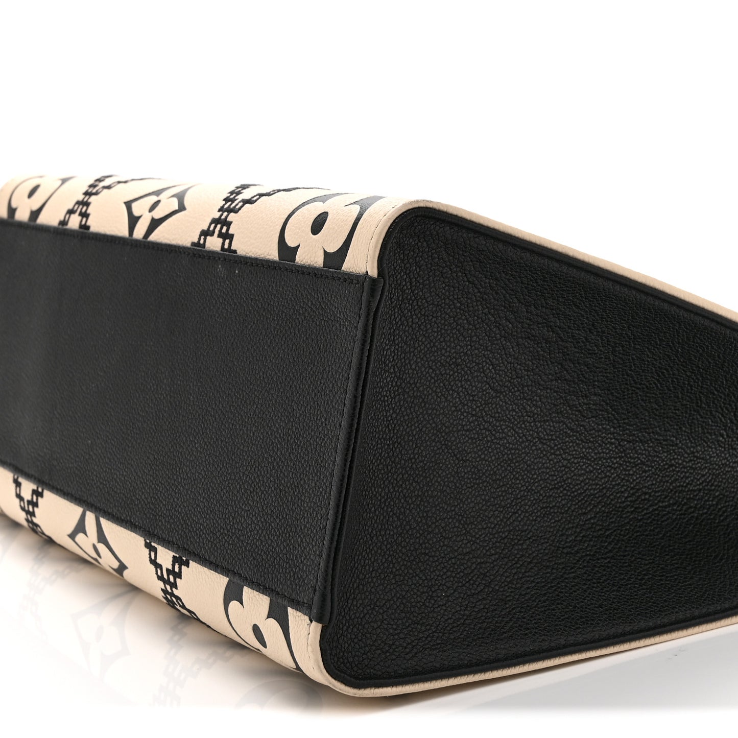 Empreinte Monogram Giant Broderies Onthego MM Cream Black