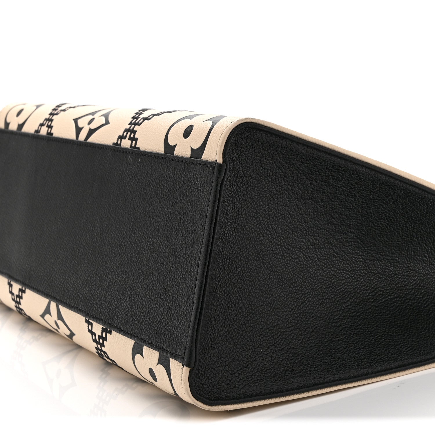 Louis Vuitton Empreinte Monogram Giant Broderies Onthego MM Cream Black 9 of 9