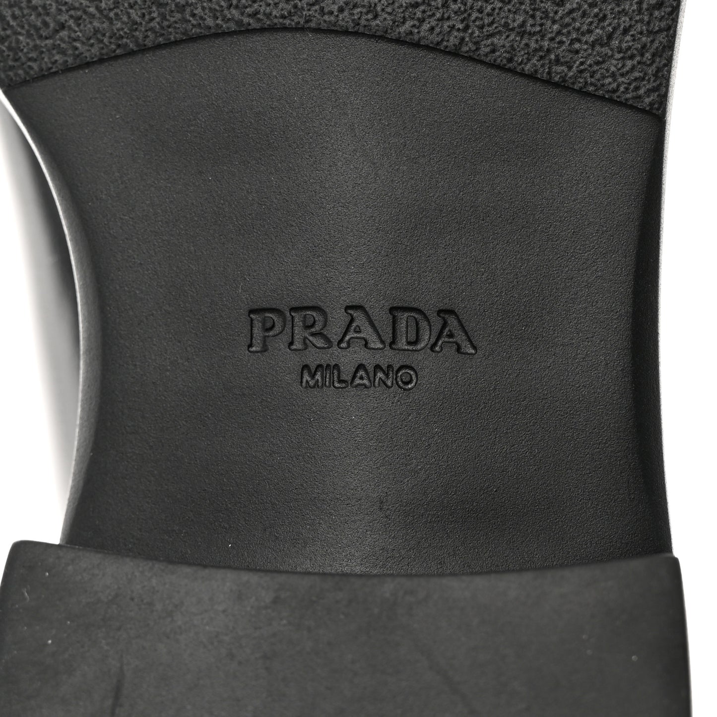 Spazzolato Metal Triangle Logo 50mm Chelsea Boots 38 Black