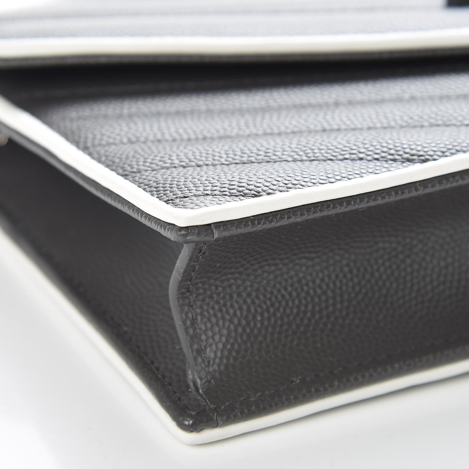 Saint Laurent Grain De Poudre Matelasse Chevron Monogram Chain Wallet Asphalt White 7 of 9