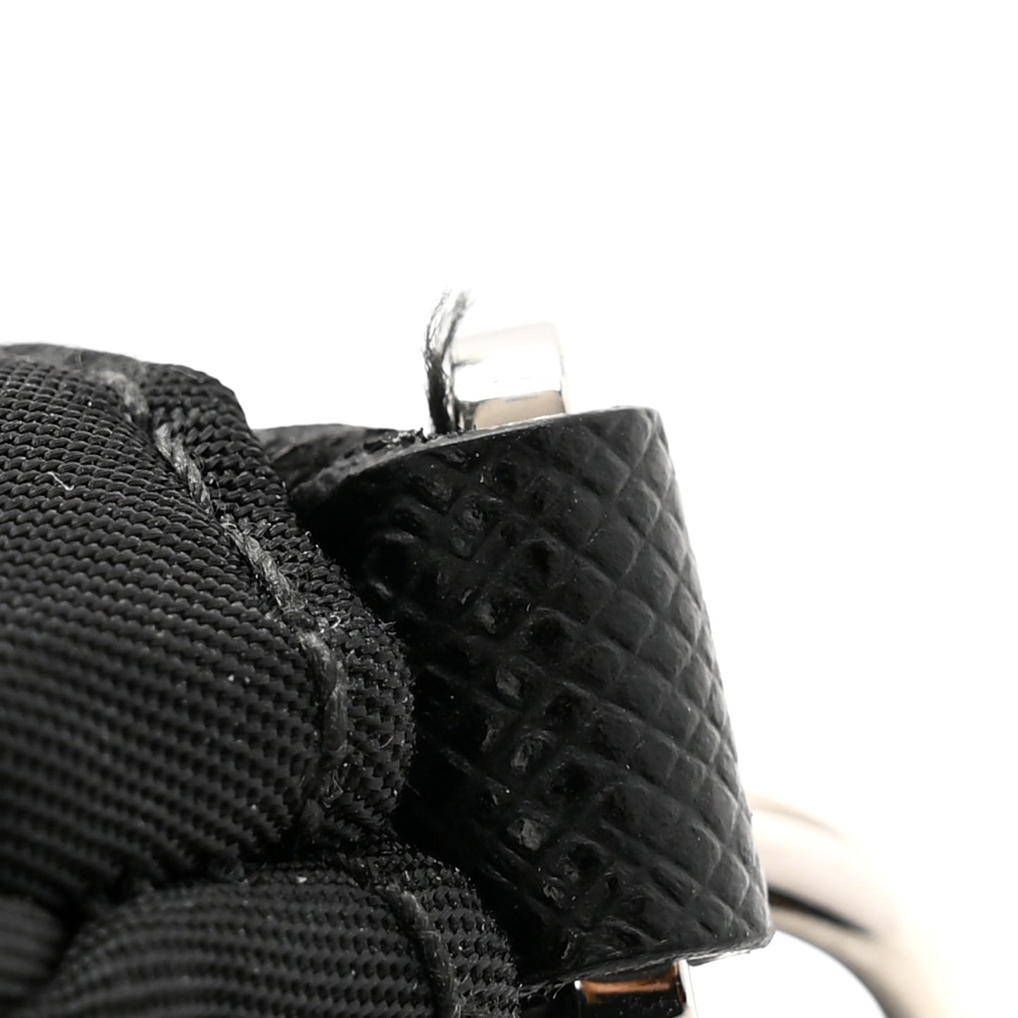 Re-Nylon Vela Pouch Black