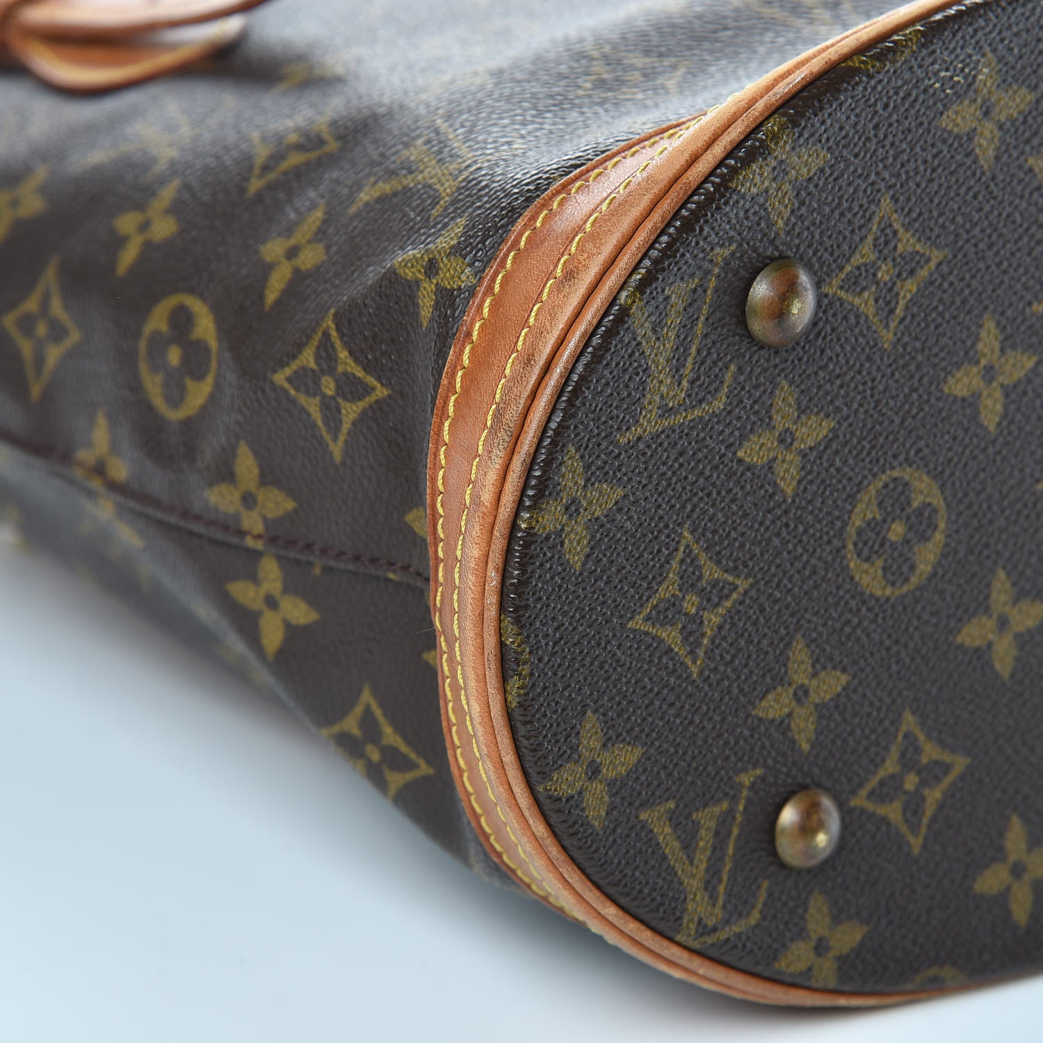 Louis Vuitton Monogram Petit Bucket 23 8 of 17