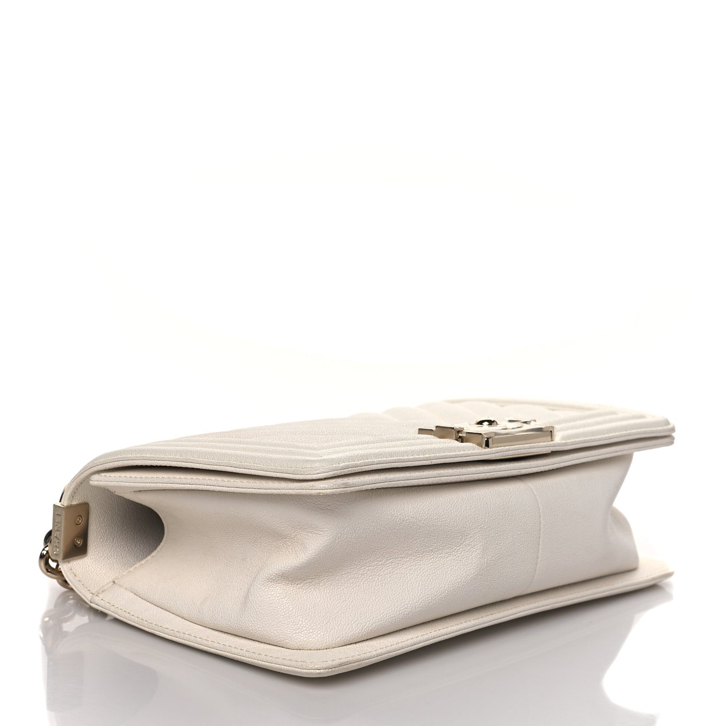 Caviar Chevron Quilted Medium Boy Flap Light Beige