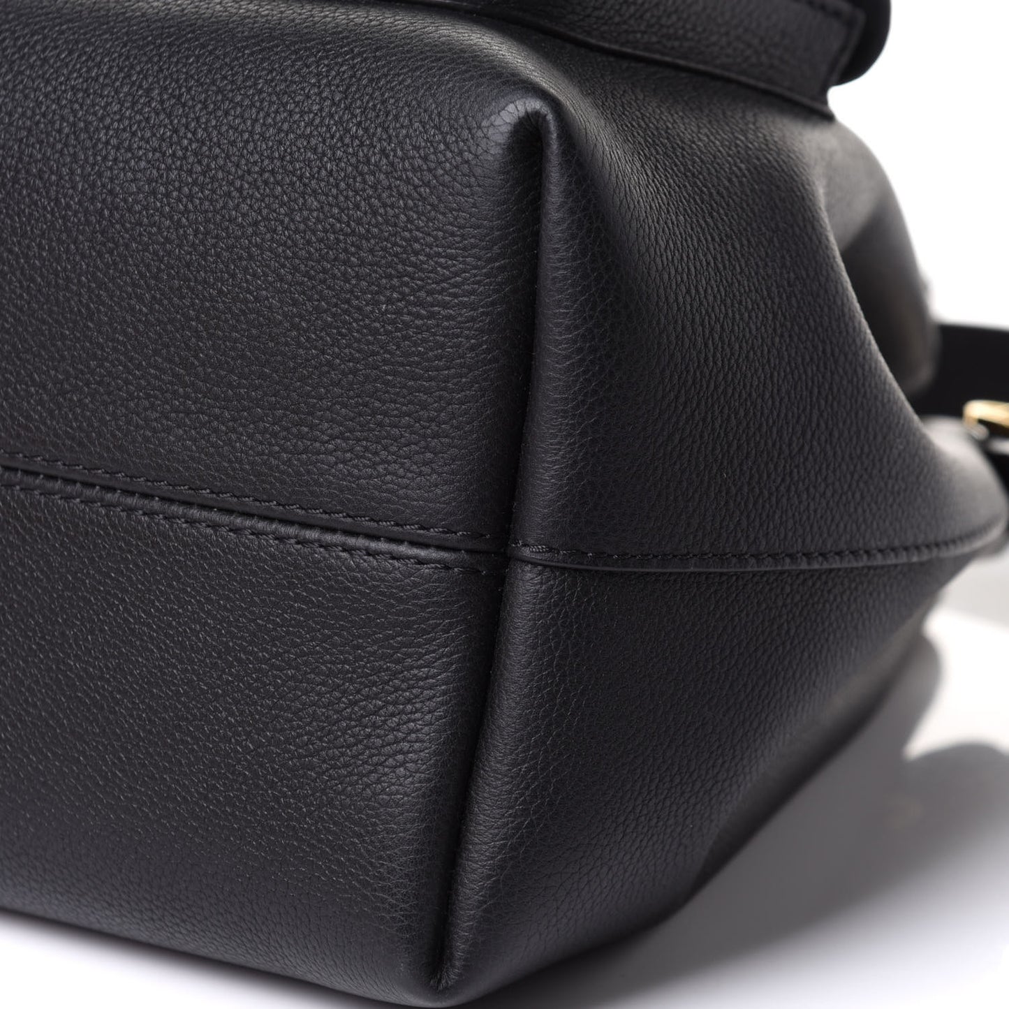 Calfskin Lockme Bucket MM Black