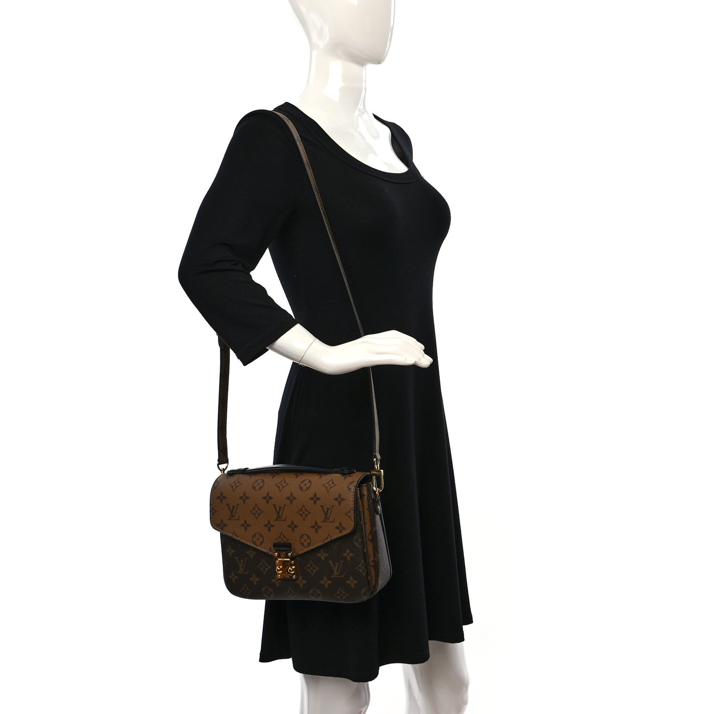 Reverse Monogram Pochette Metis