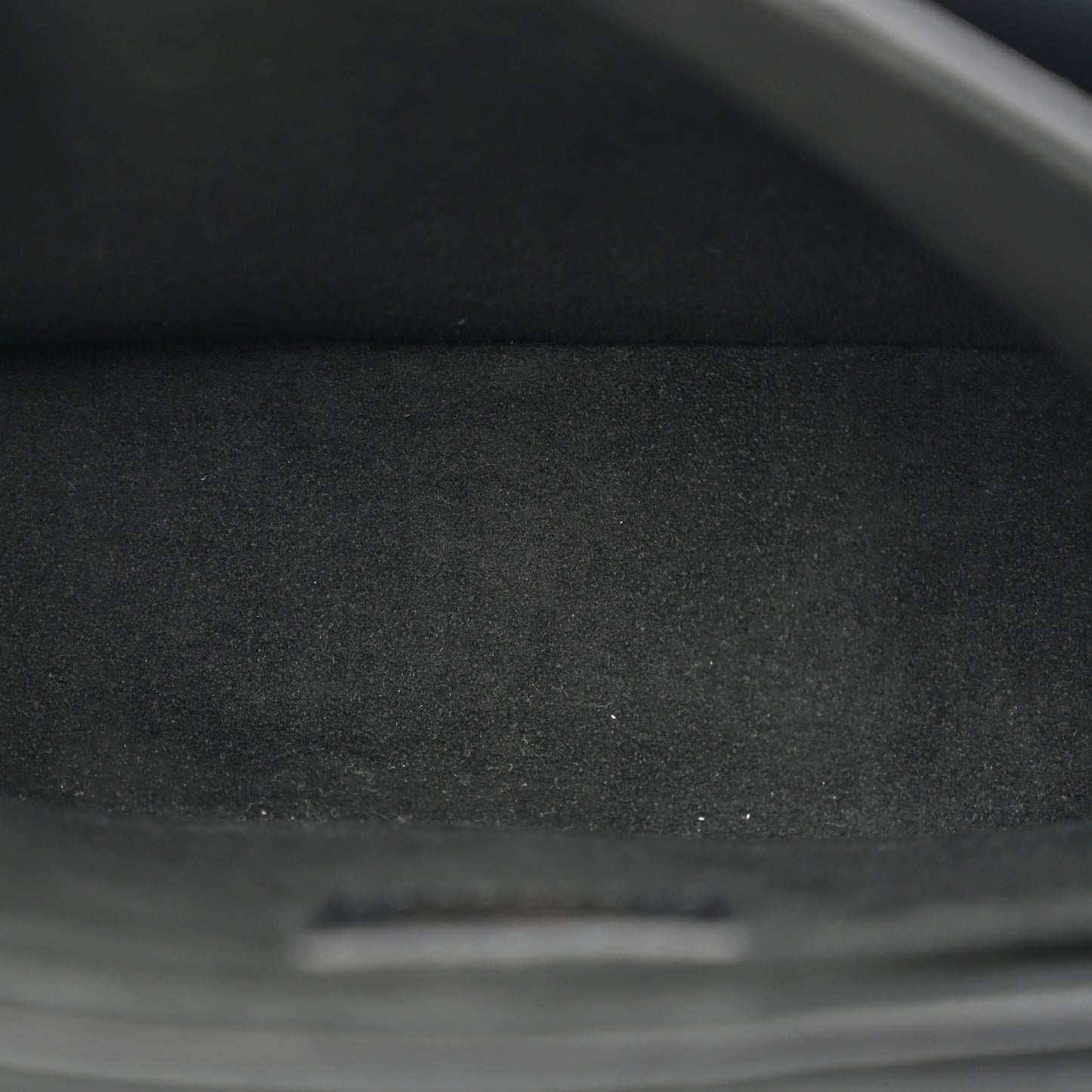 Grained Calfskin Lockme Tender Black