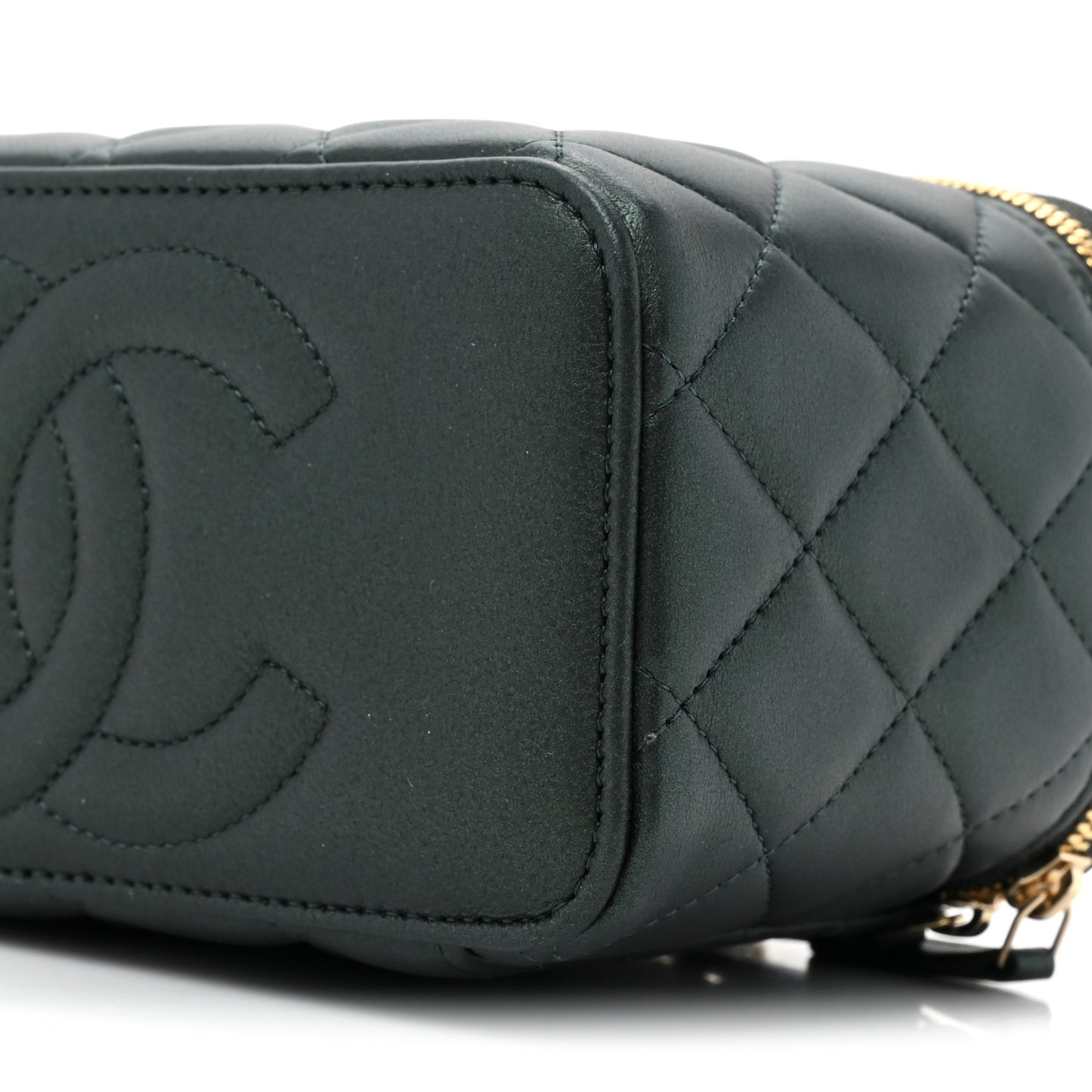 Iridescent Lambskin Quilted Small Top Handle Vanity Case With Chain Green