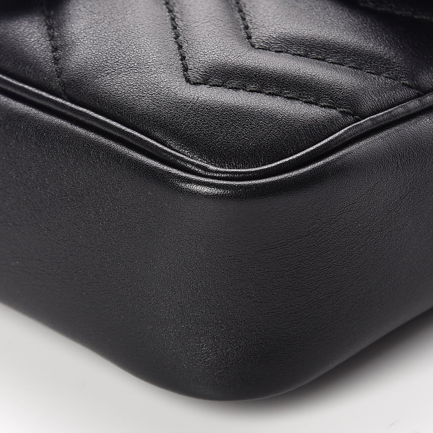 Calfskin Matelasse Super Mini GG Marmont Shoulder Bag Black