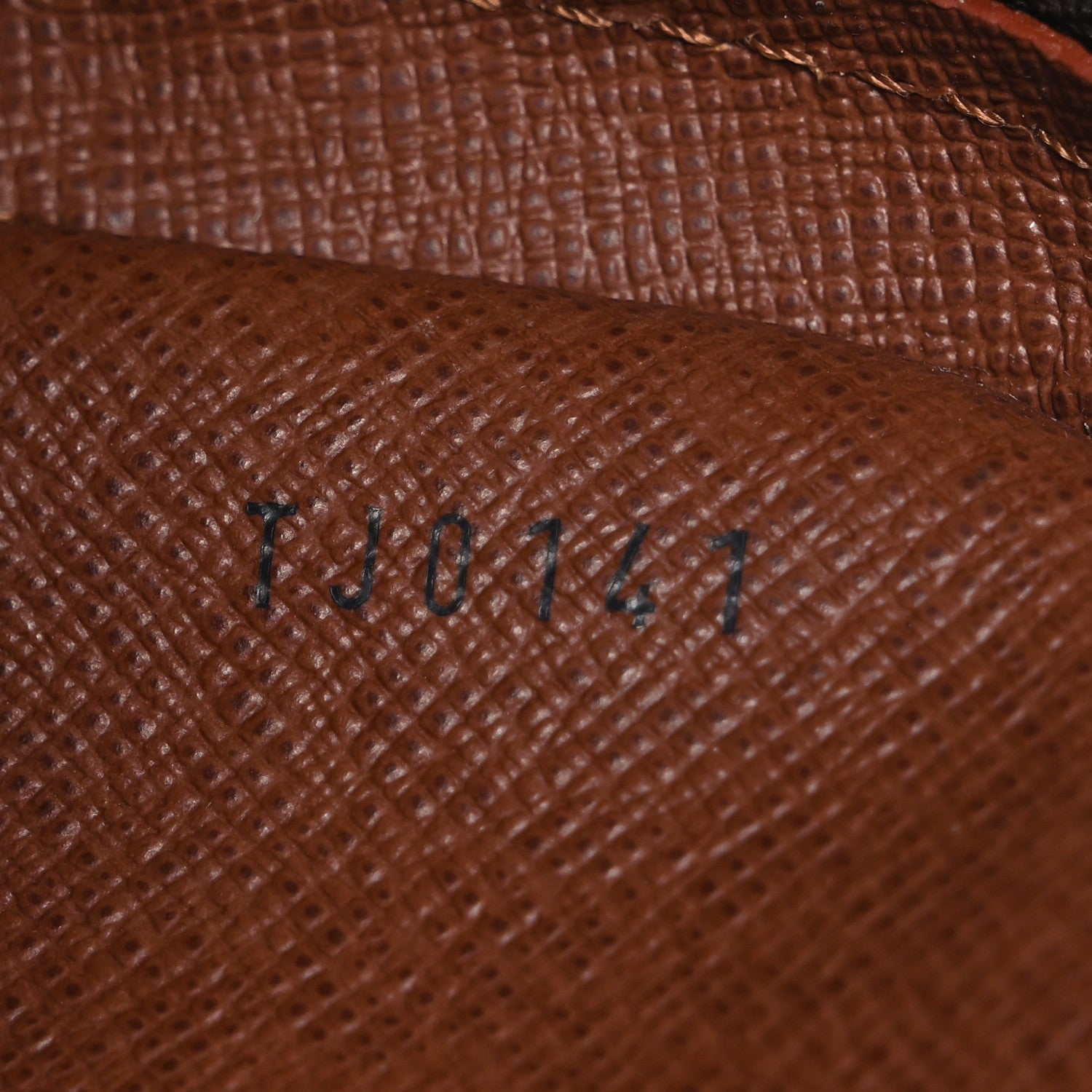 Louis Vuitton Monogram Danube 21 6 of 10