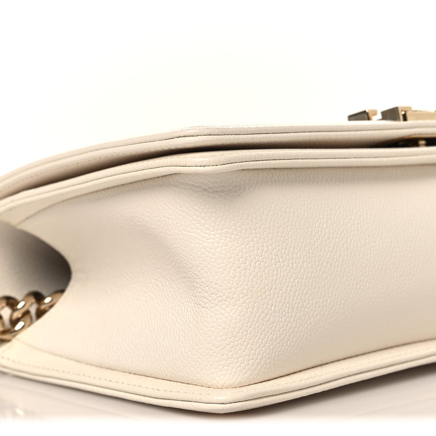 Caviar Quilted Medium Boy Flap White
