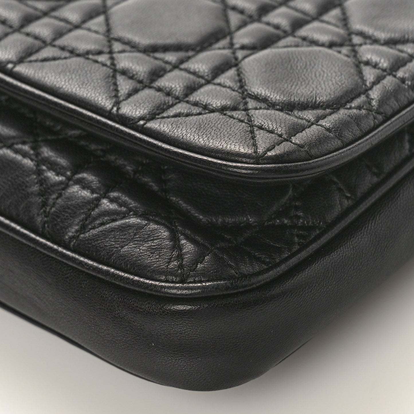 Lambskin Cannage Wallet on Chain Black