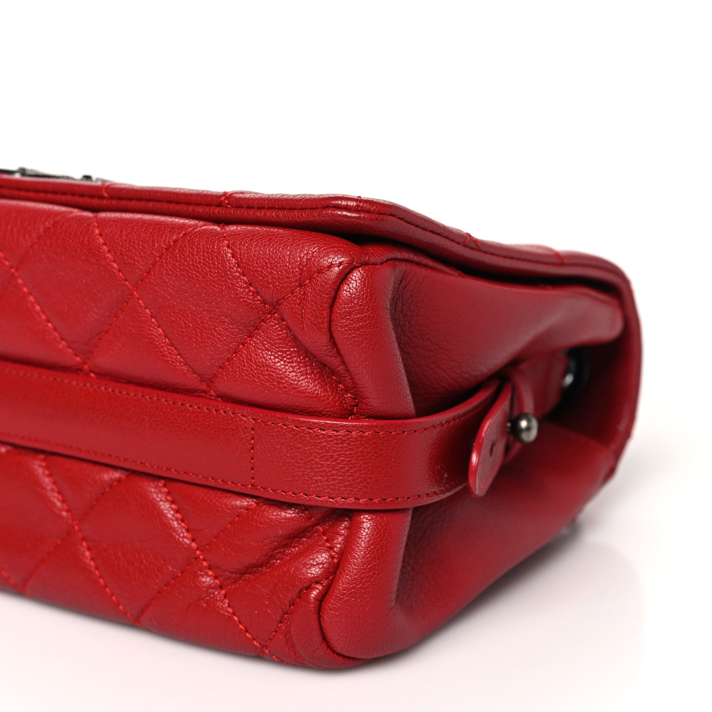 Goatskin Quilted Medium City Rock Flap Red
