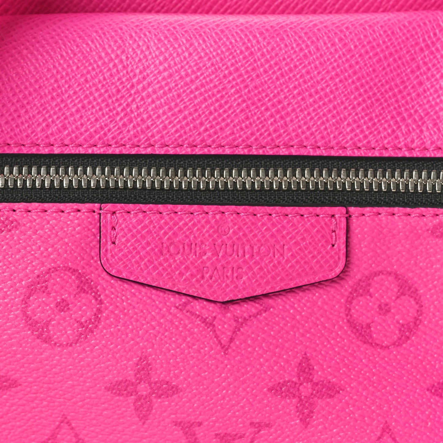 Taigarama Outdoor Messenger Fuchsia