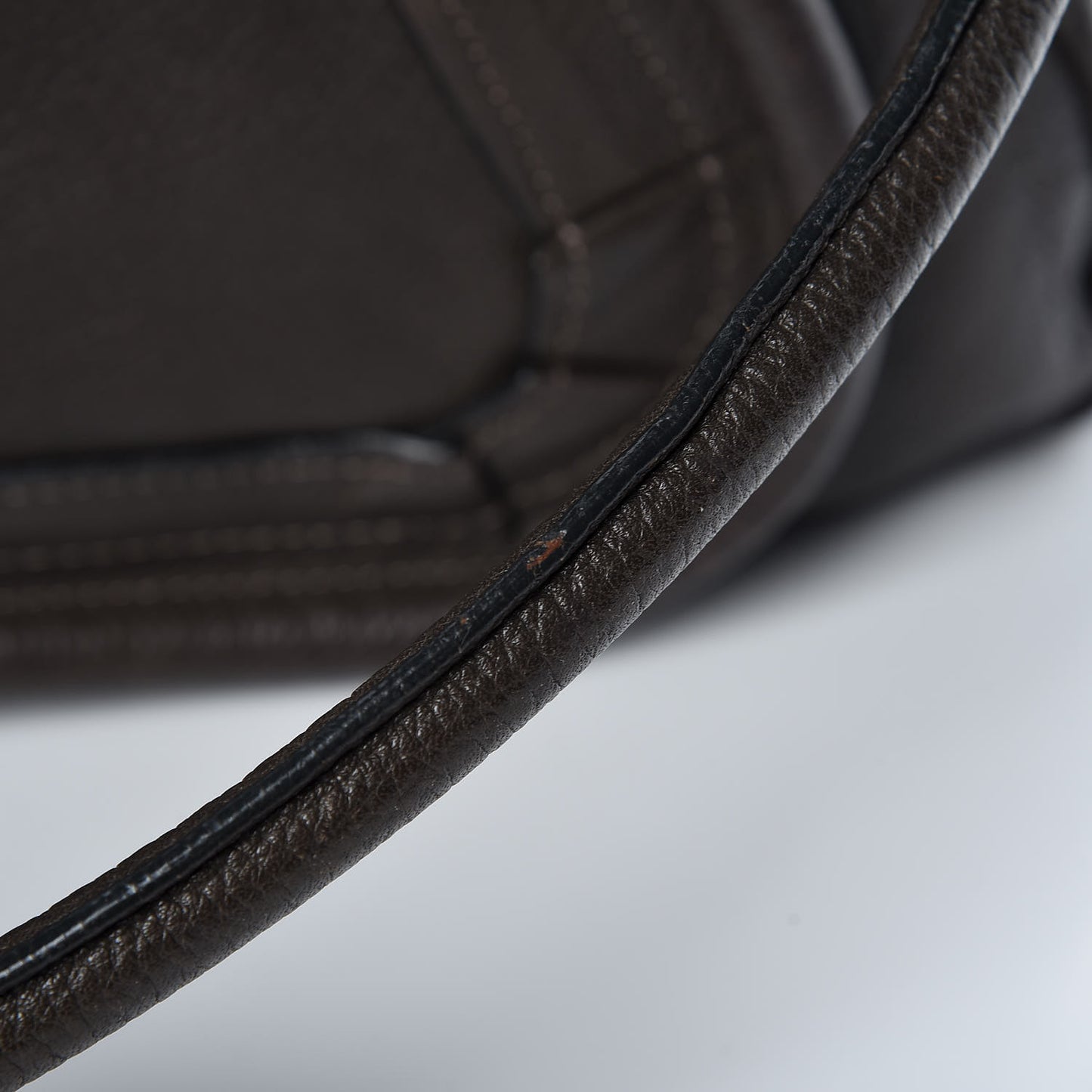Calfskin Large Paraty Rock