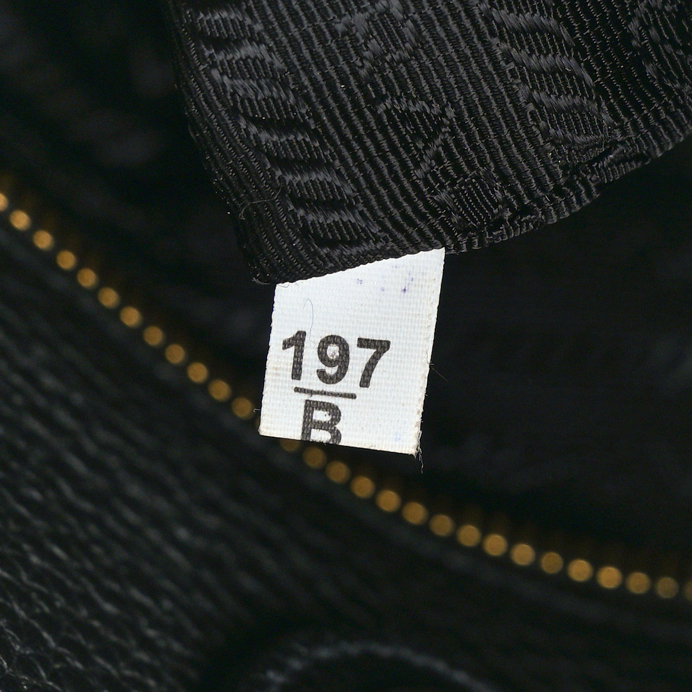 Vitello Daino Shopping Tote Black