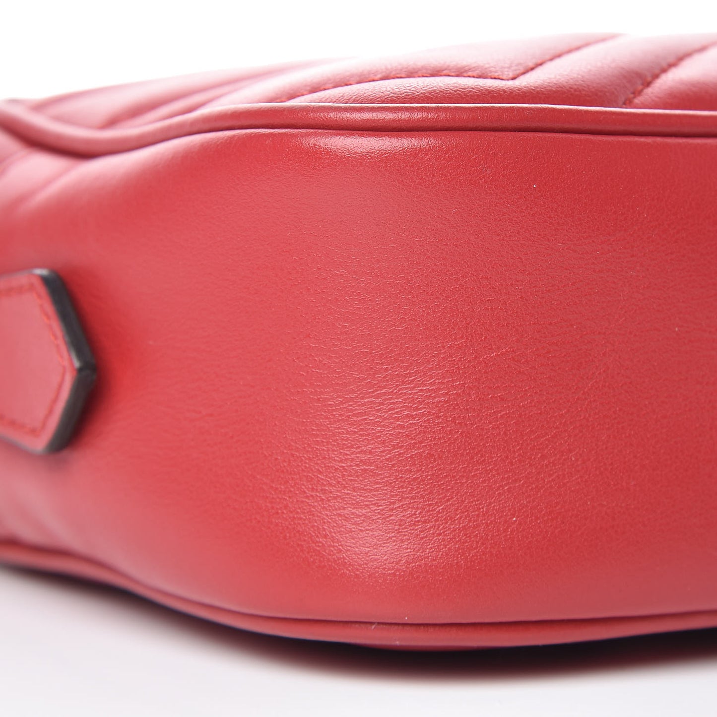 Calfskin Matelasse Mini GG Marmont Chain Shoulder Bag Hibiscus Red