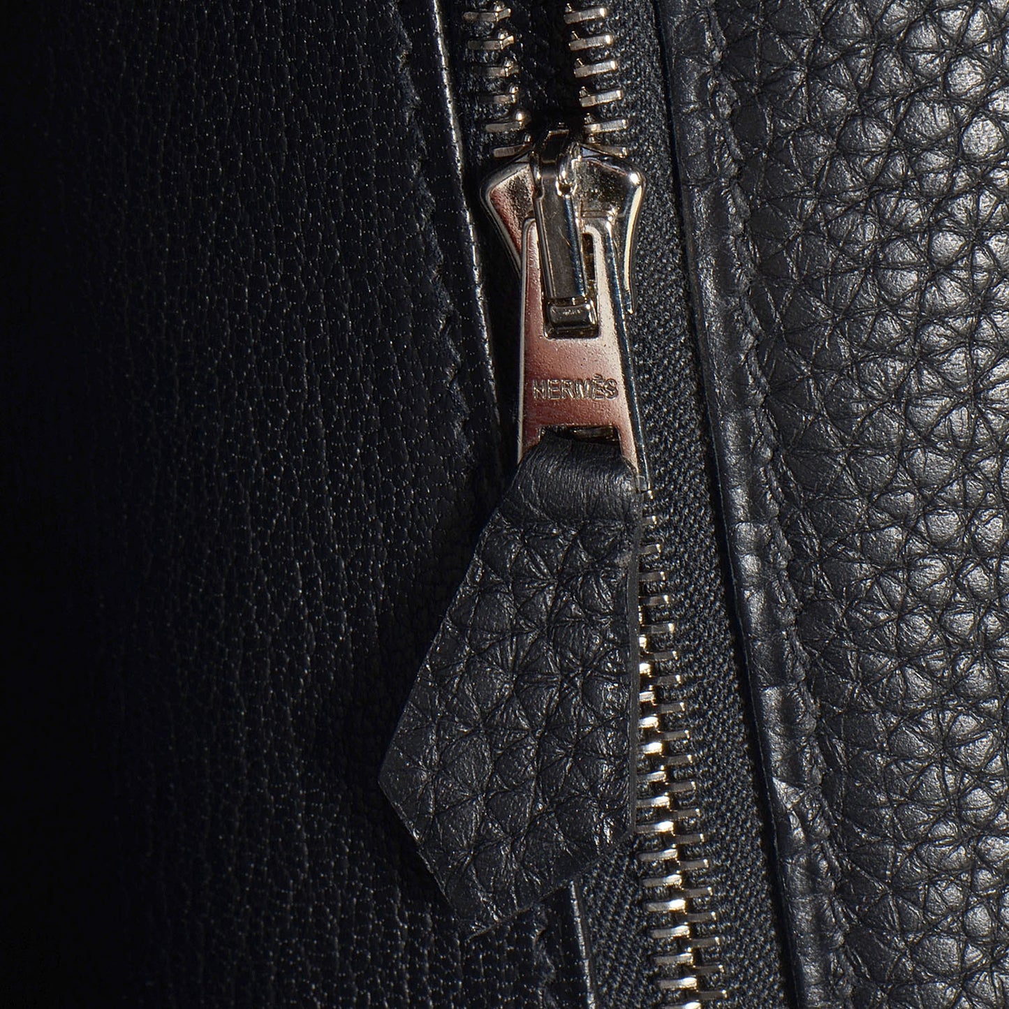 Taurillon Clemence Shoulder Kelly 40 Black