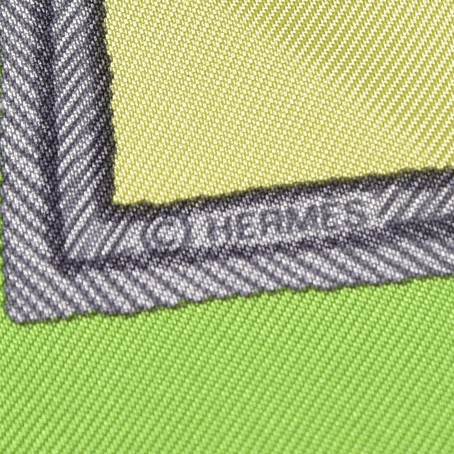 Silk Les Armes de Paris Pocket Square