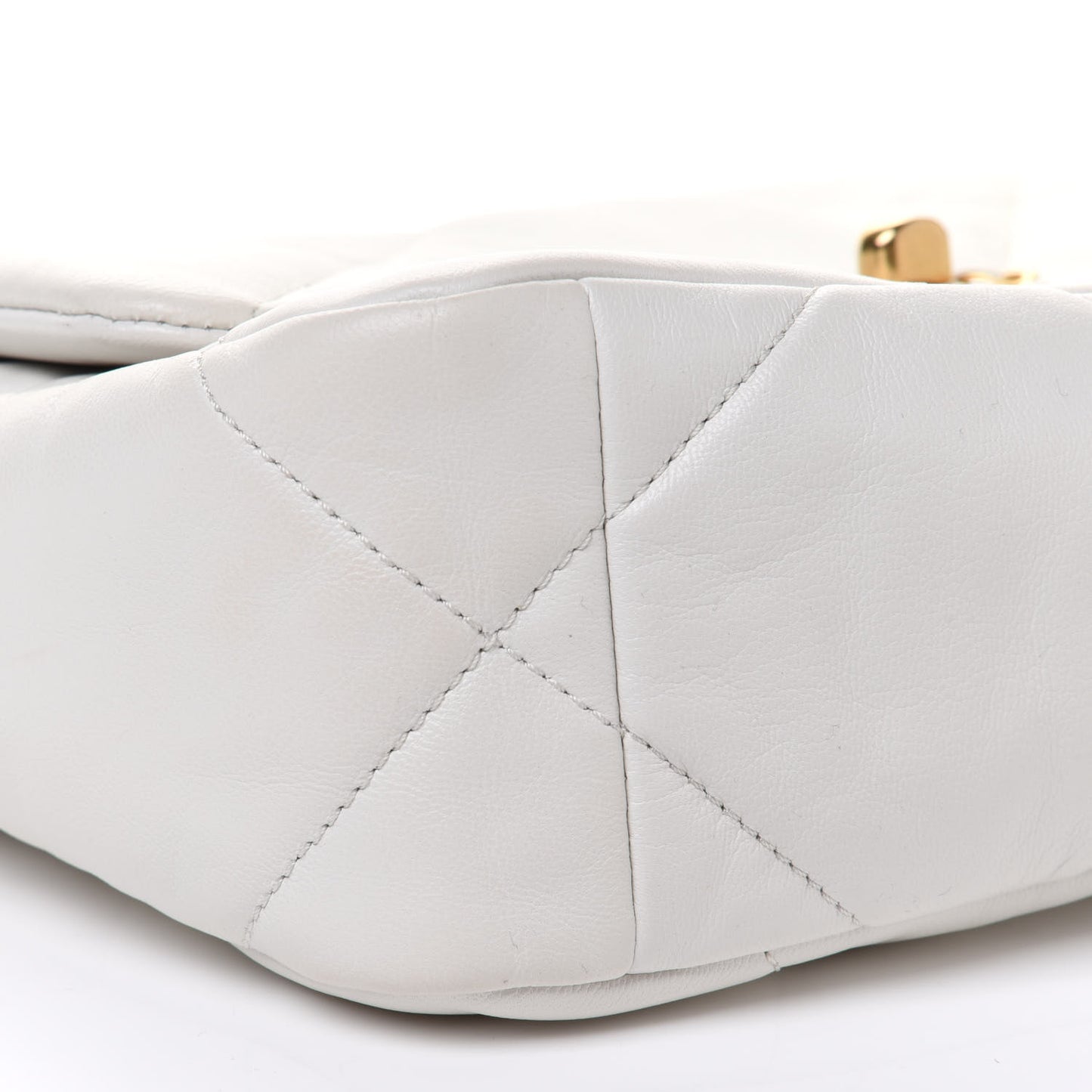 Lambskin Quilted Medium Chanel 19 Flap White