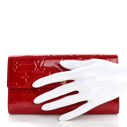 Louis Vuitton Vernis Sarah Wallet Pomme D'Amour 2 of 11