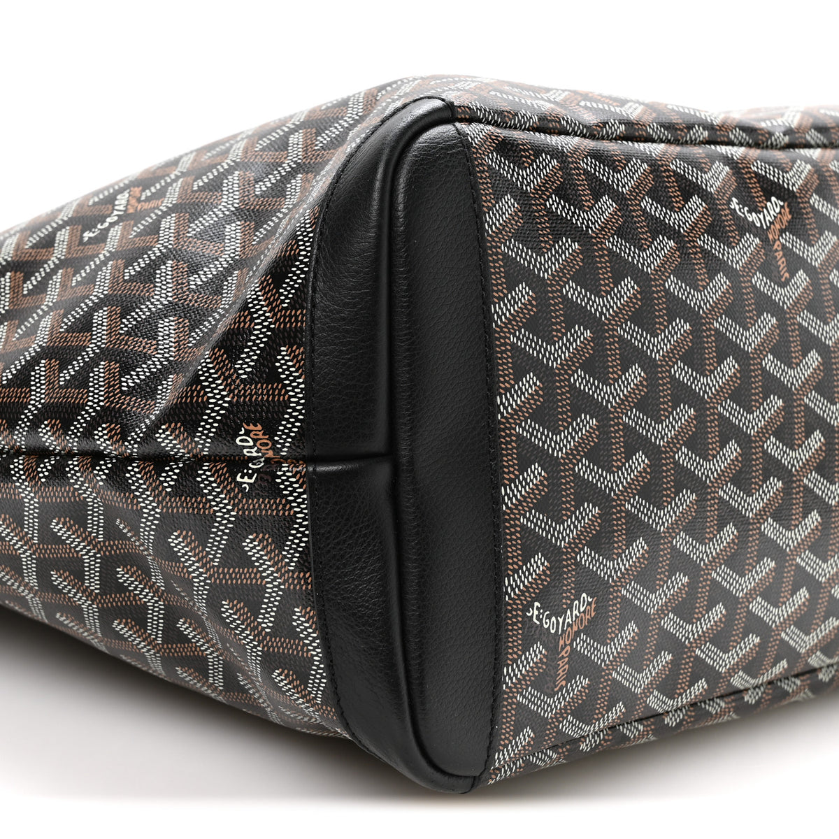 Goyardine Artois MM Black