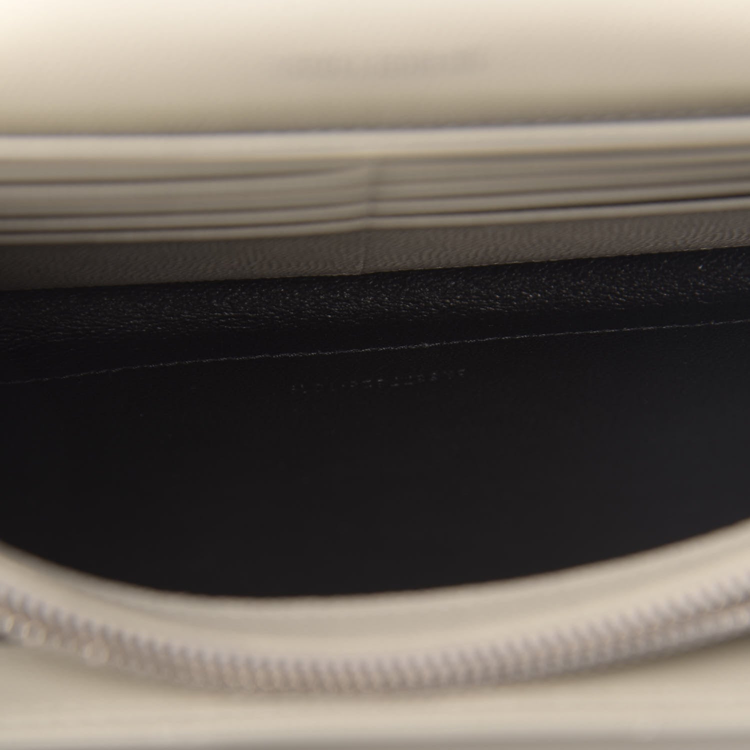Saint Laurent Grain De Poudre Matelasse Chevron Monogram Chain Wallet Icy White 6 of 11