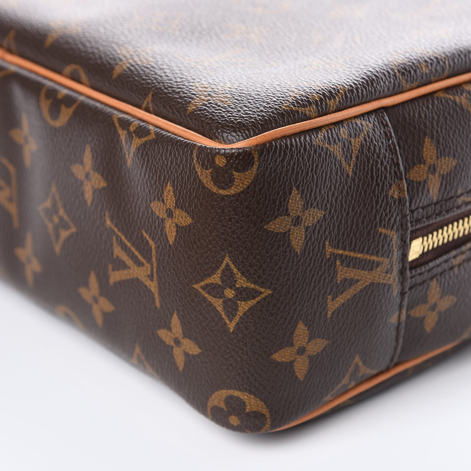 Louis Vuitton Monogram Toiletry Bag 25 8 of 9