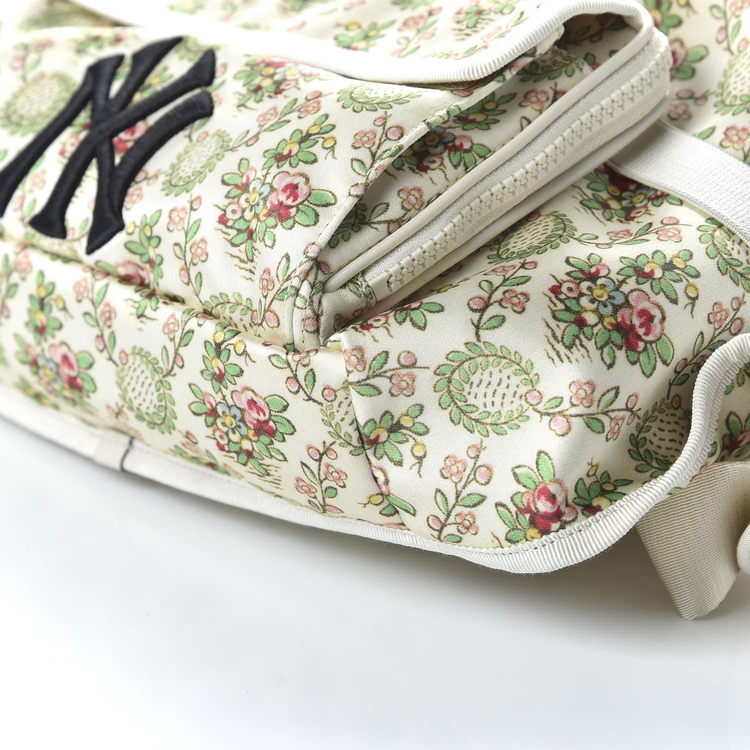 Gucci X MLB Satin Floral Print NY Yankees Patch Convertible Belt Bag Ivory Green 7 of 10