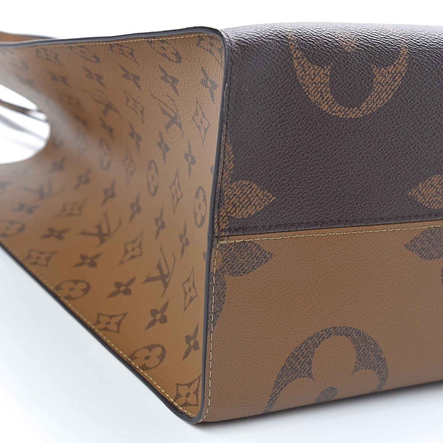 Reverse Monogram Giant Onthego GM