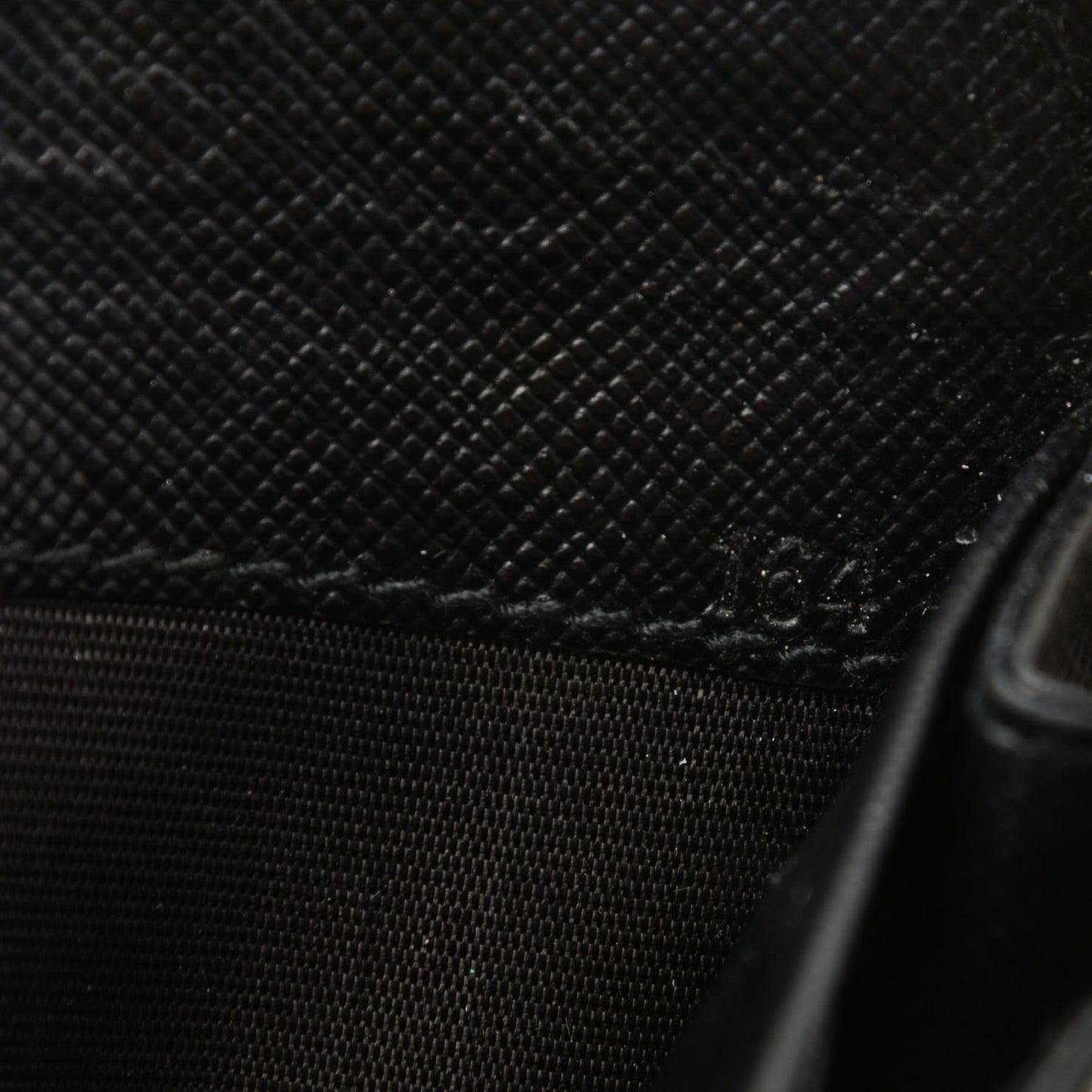 Saffiano Metal Zip Around Wallet Nero Black