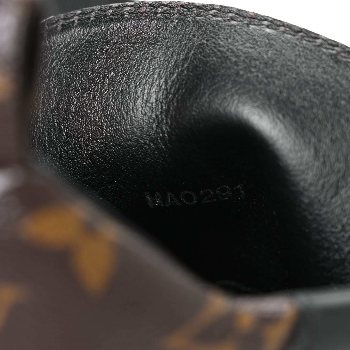 Suede Calfskin Crocodile Embossed Patent Monogram Laureate Platform Desert Boots 41 Black