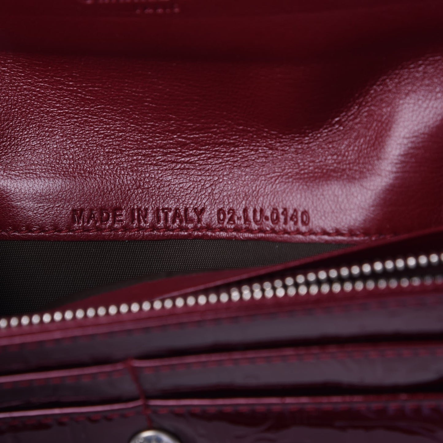 Patent Ultimate Rendez-Vous Convertible Wallet Rouge Fonce
