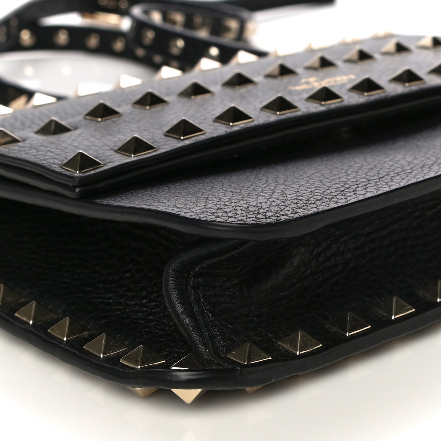 Pebbled Calfskin Rockstud Side Slip Crossbody Black