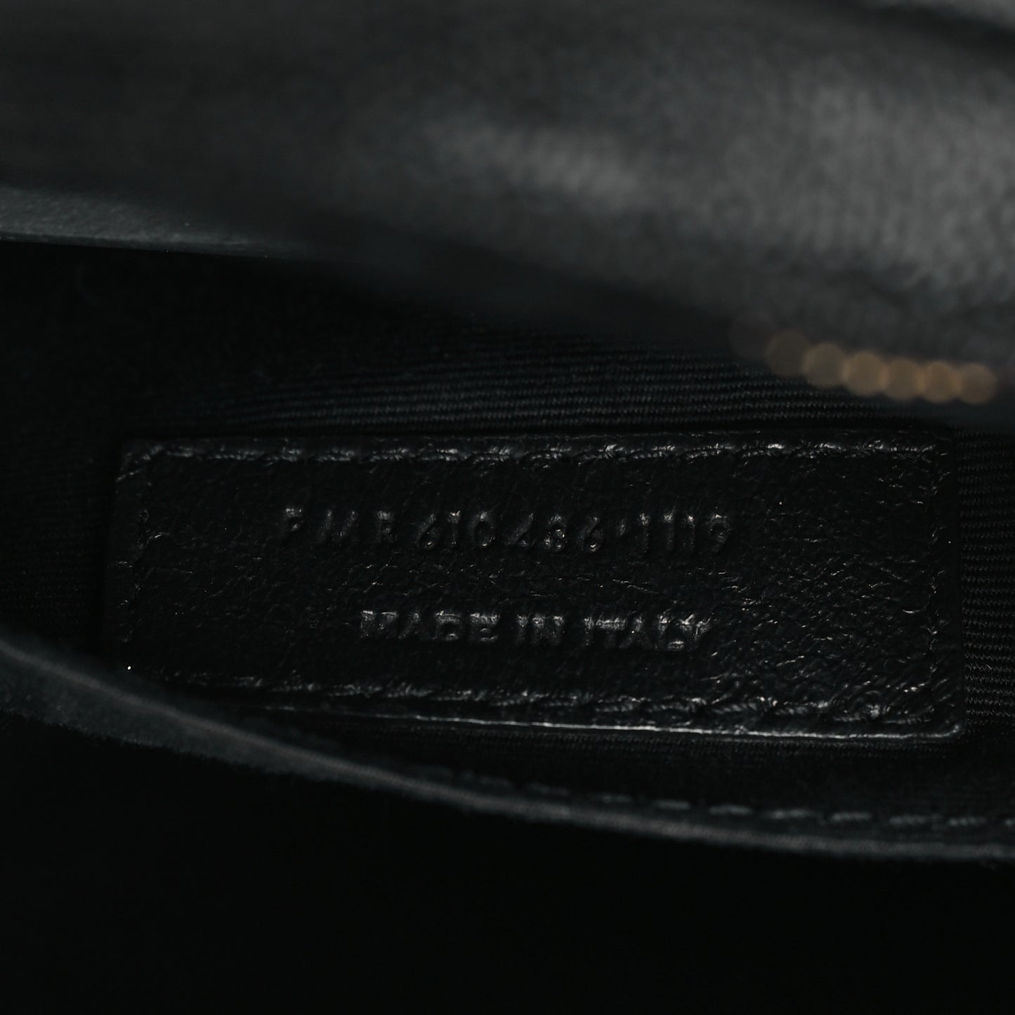 Grain De Poudre Matelasse Chevron Quilted Round Vinyle Camera Bag Black