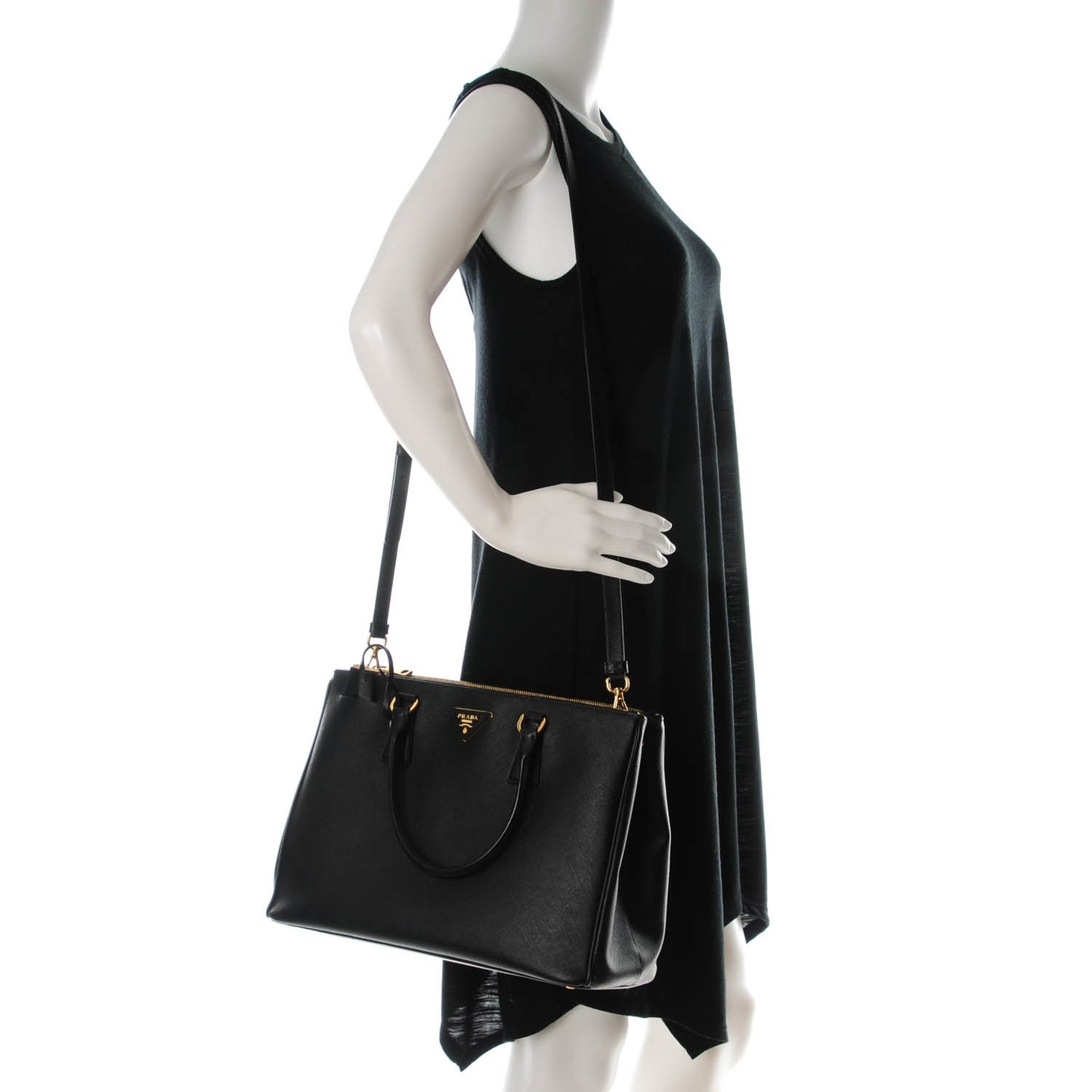 Saffiano Medium Galleria Double Zip Tote Black