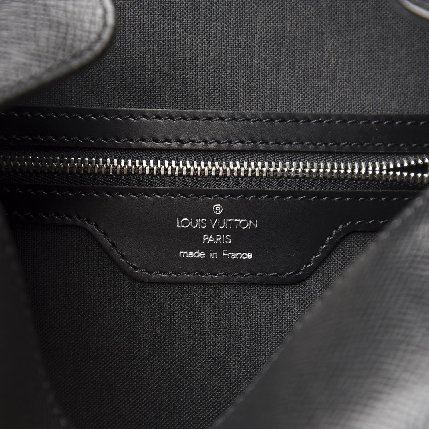 Louis Vuitton Taiga Yaranga Camera Bag Black 6 of 9