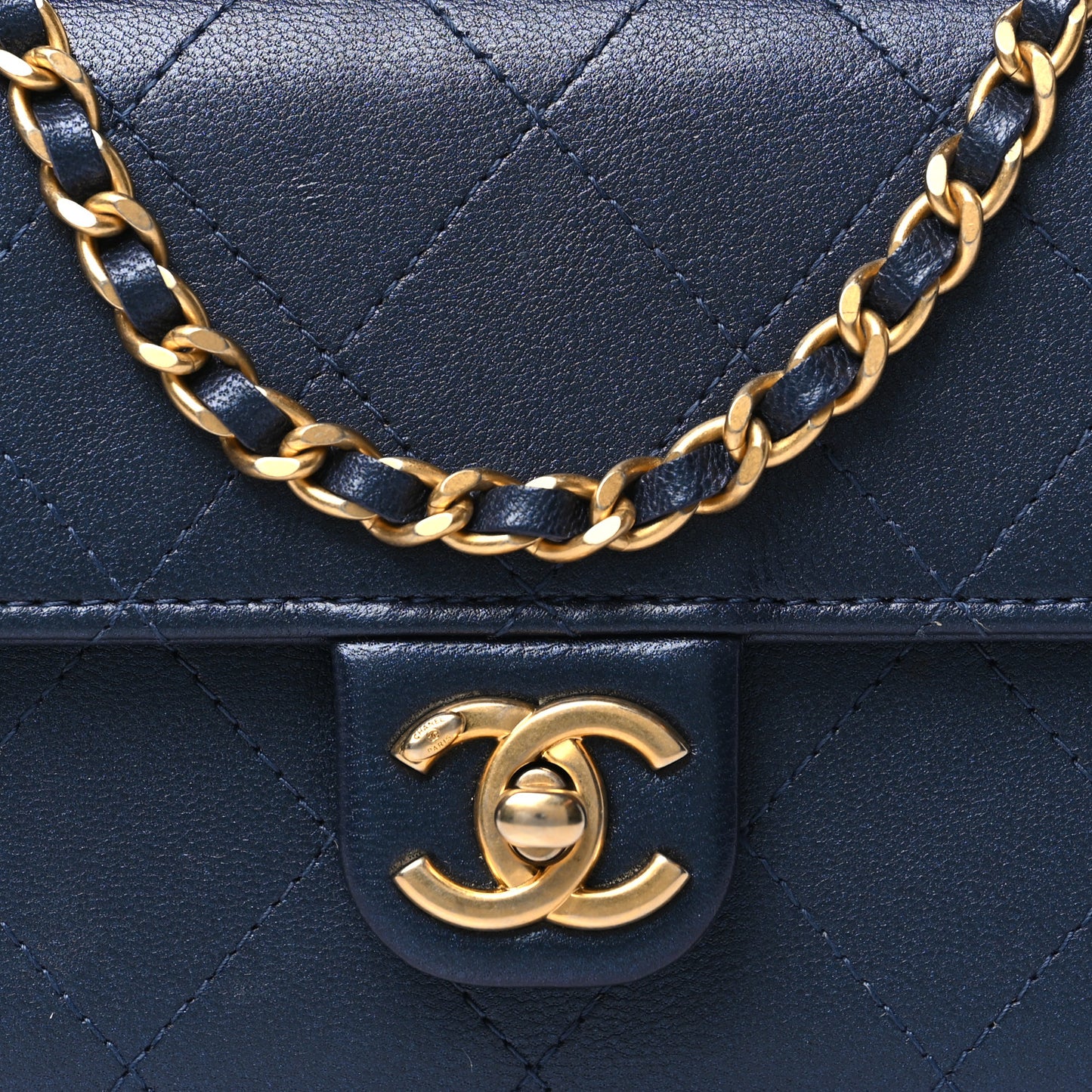 Goatskin Quilted Chic Pearls Clutch With Chain Navy