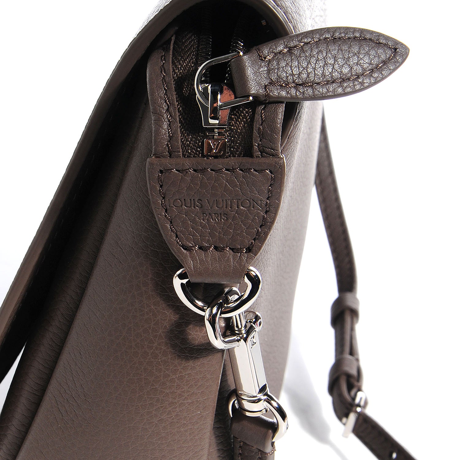 Louis Vuitton Essential Cuir Boheme Taupe 8 of 8